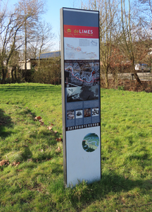 912378 Afbeelding van het uitlegbord over de Romeinse Limes, bij het grondplan van een Romeinse wachttoren van ...